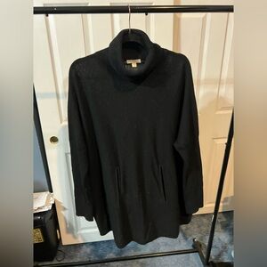 Garnett Hill cashmere/wool poncho style black sweat sweater
